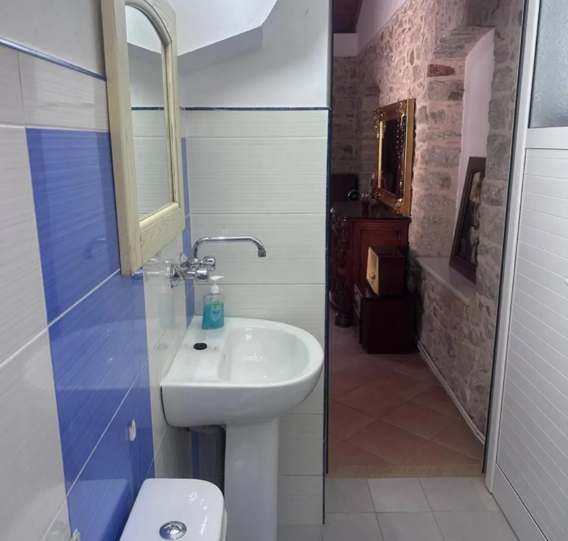Adrianas Guest House Himarë Albánie